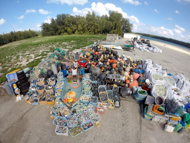 Last year’s mission resulted in over 32,000 pounds of debris removed! (Photo Credit: NOAA PIFSC, Coral Reef Ecosystem Program)